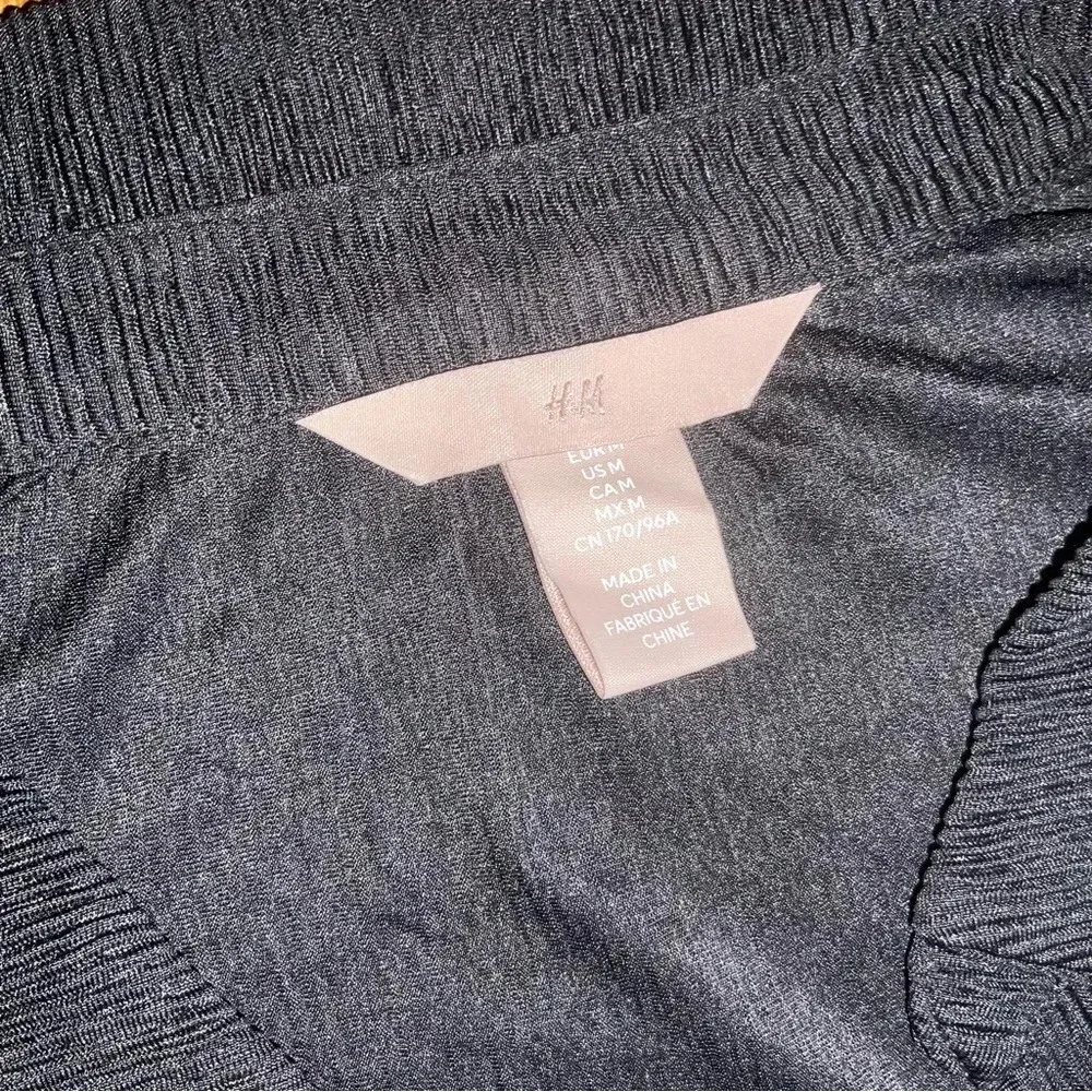 H&M MATCHING CRINKLE SET SIZE MEDIUM BLACK LOUNGEWEAR - Picture 5 of 8